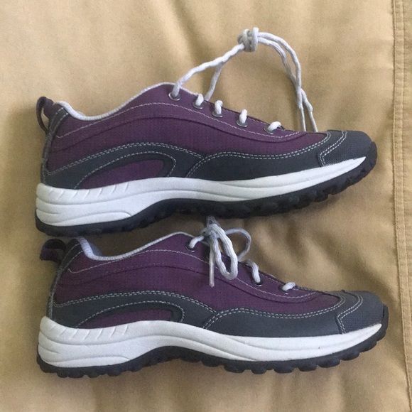 Hiking shoes - Picture 2 of 4